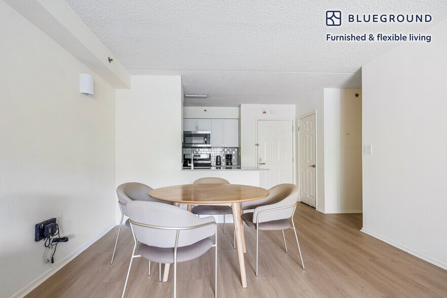 Building Photo - 444 Washington Blvd