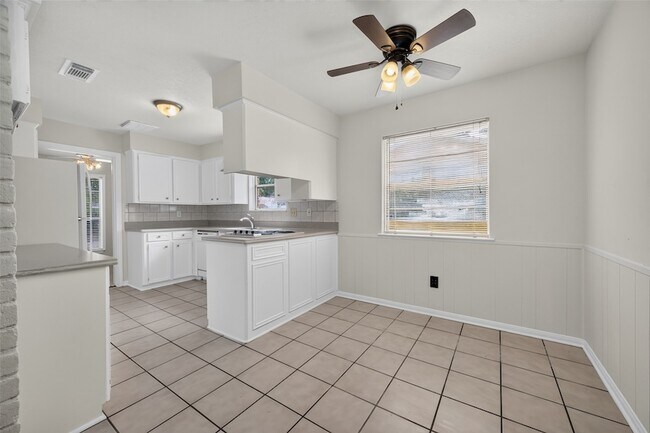 Building Photo - 25515 Stone Mill Ln