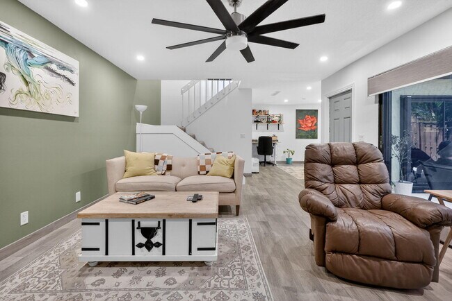 Building Photo - 110 N Delaware Blvd