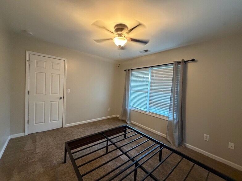front bedroom - 2215 Greene St