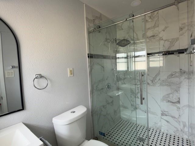 Building Photo - 9122 Clearwater Dr