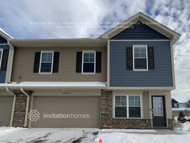 Building Photo - 10900 Everest Pl N