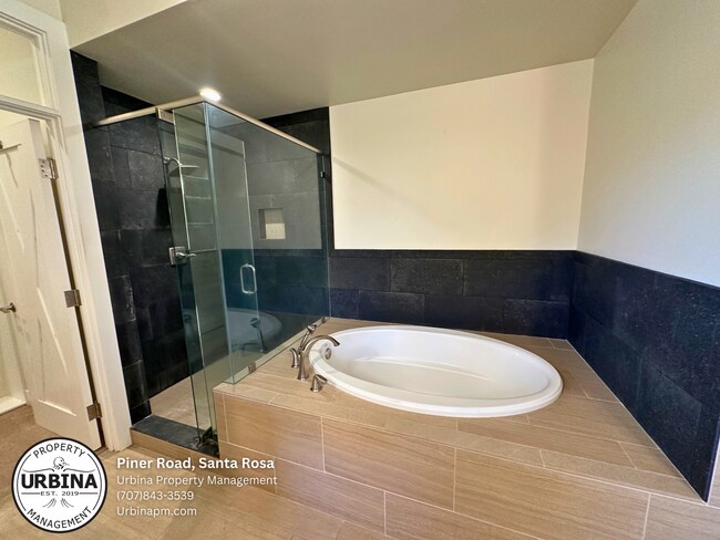 Building Photo - Luxury Vineyard Retreat with Pool, Cabana ...