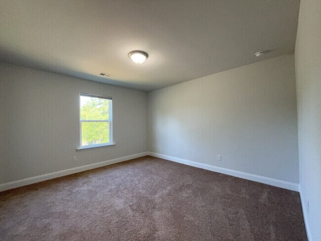 Building Photo - 203 Hayworth Rd