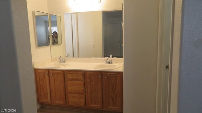 Building Photo - 3014 Sunrise Bay Ave