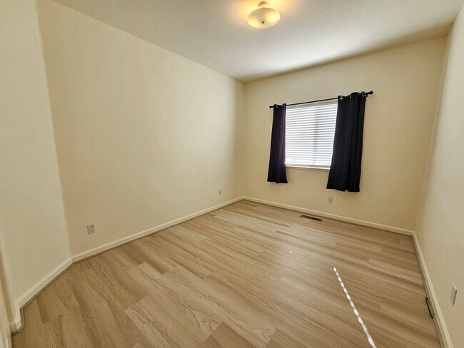 Building Photo - Cold Springs Beauty - Immaculate Newer Hom...