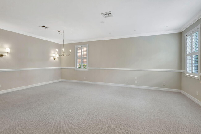Building Photo - 575 Dakota Dr