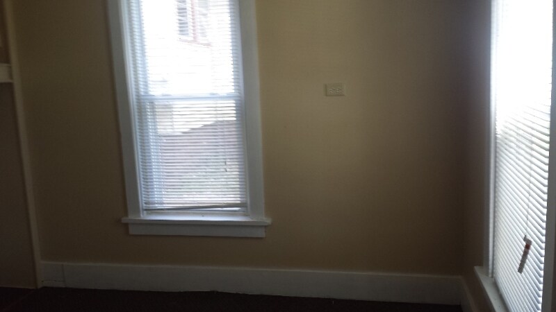 Building Photo - 414 N Salisbury St