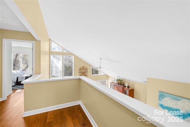 Building Photo - 2900 Hanson Dr