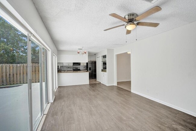Building Photo - 21461 Sawmill Ct