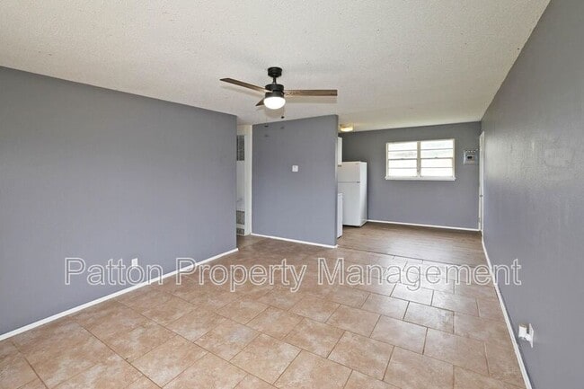 Building Photo - 3810 Mesa Verde Dr
