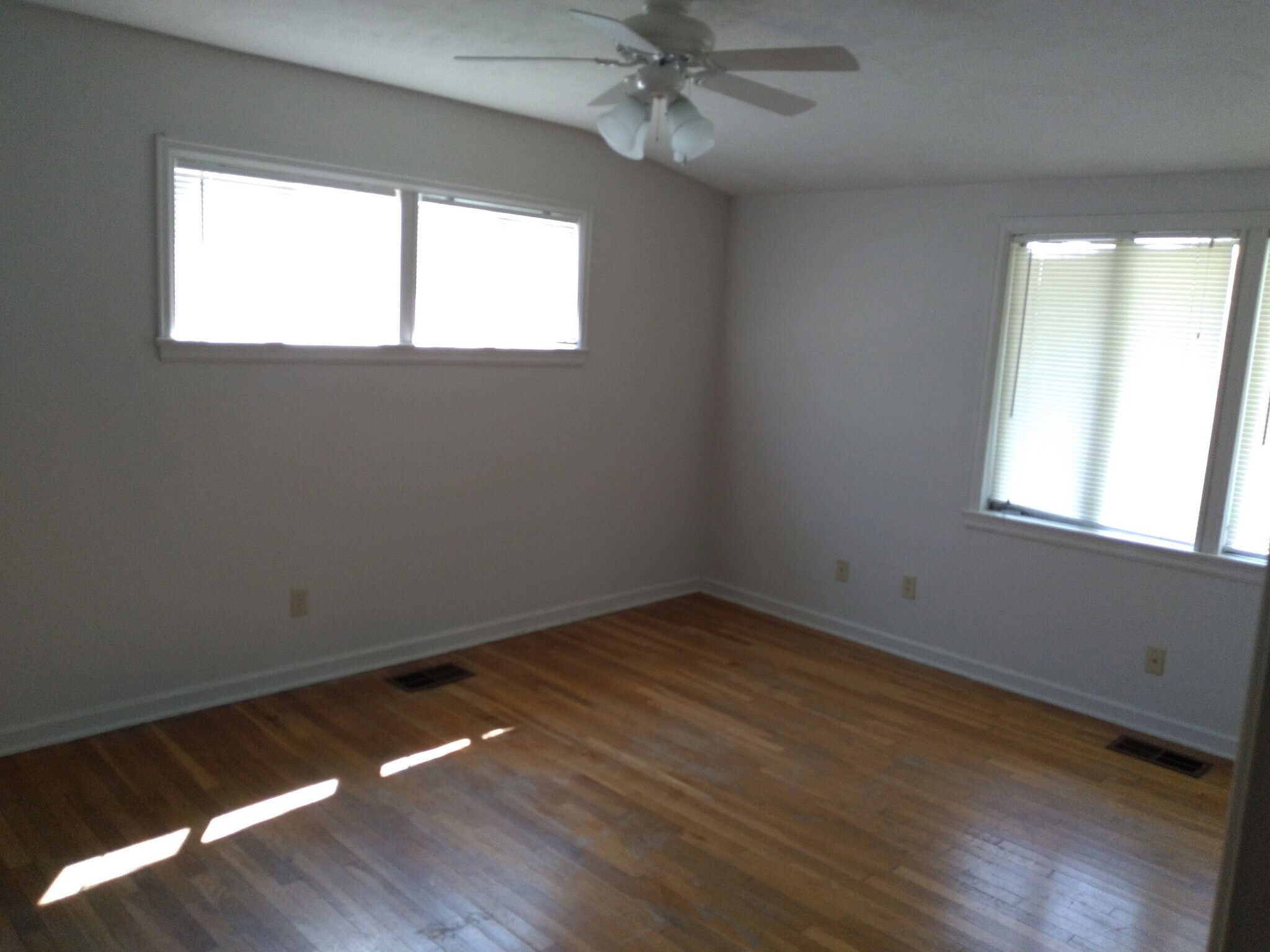 Master bedroom - 107 Chestnut St