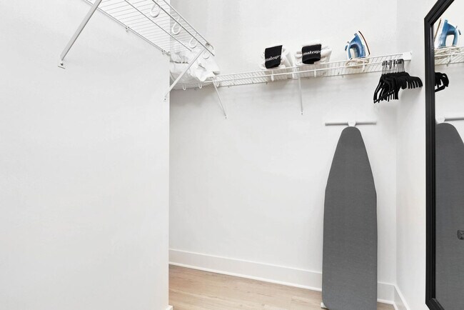 Building Photo - 911 Ramsey St