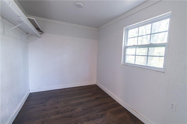 Building Photo - 250 Nottingham Wy