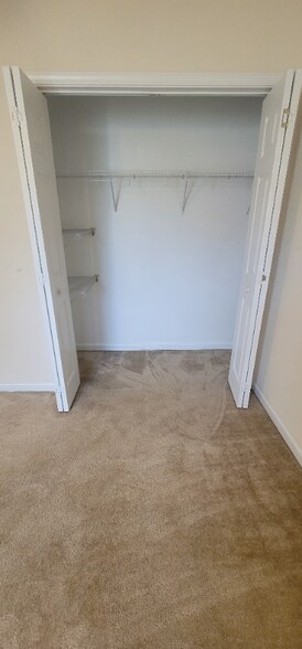 Building Photo - 1908 Heather Lea Dr