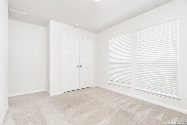 Building Photo - 533 Moonvine Way
