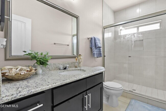 Building Photo - 629 Guy Meyers