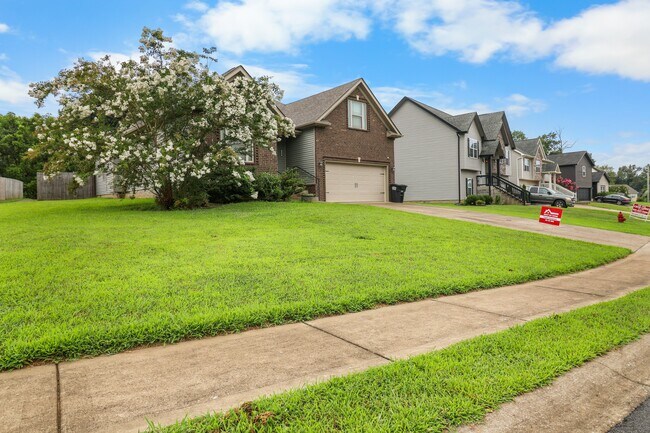 Building Photo - 128 Sycamore Hill Dr