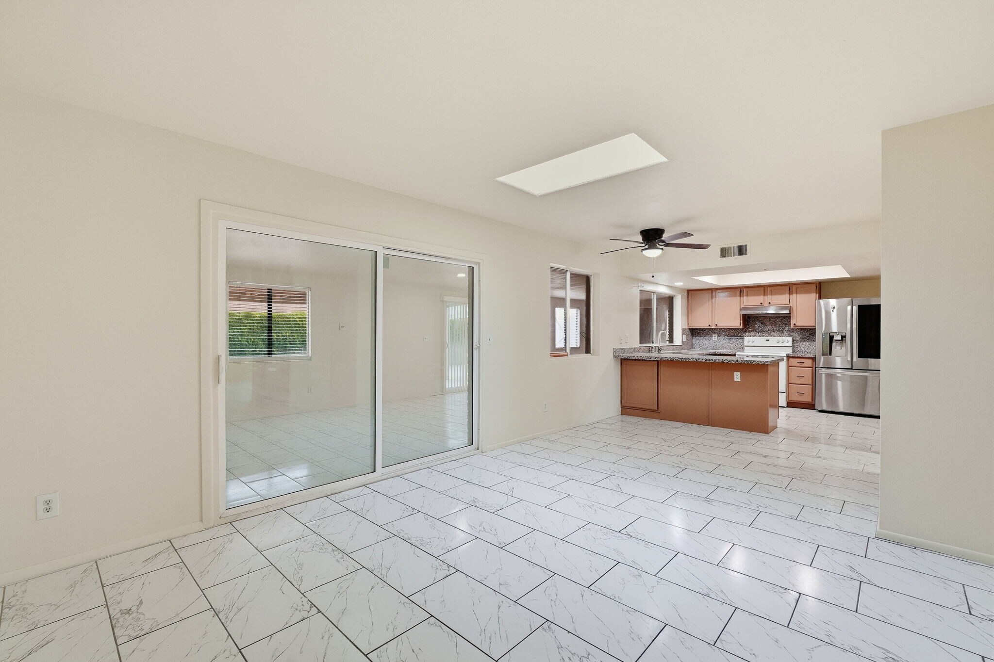 Building Photo - 4731 W Paradise Ln