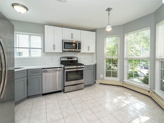 Building Photo - 30 A Hickory Rd