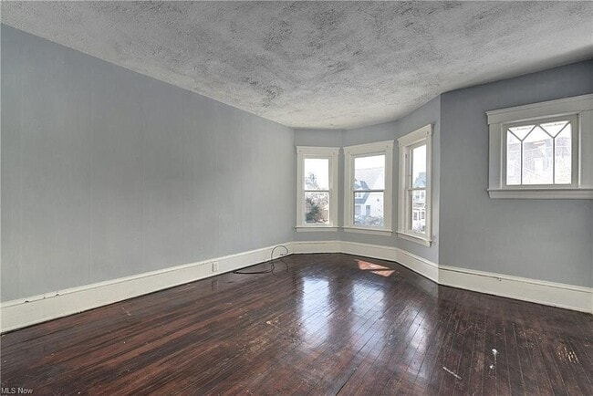 bedroom - 1377 Cove Ave