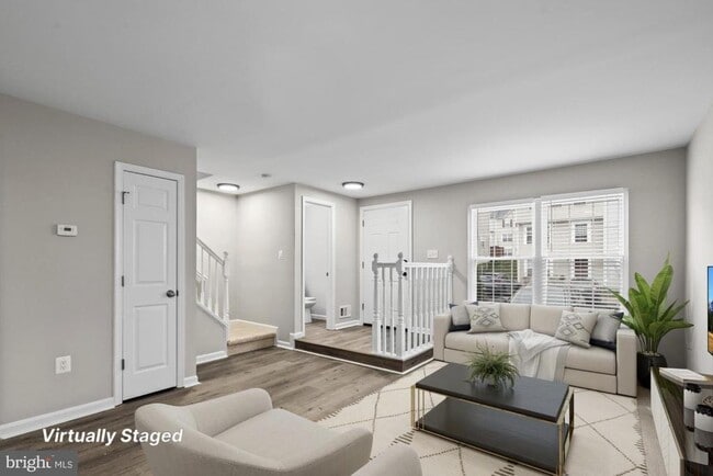 Building Photo - 328 Moseby Ct