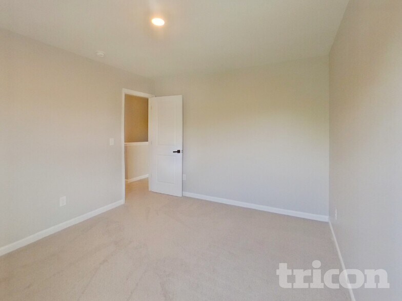 Building Photo - 271 Millen Dr