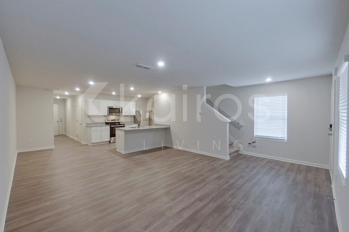 Building Photo - 528 Ivy Brook Way