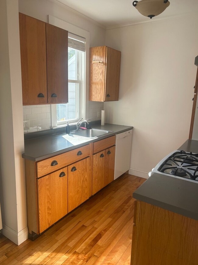 Building Photo - Beautiful 3BR/1.5BA Home Available Septemb...