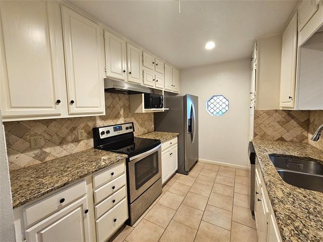 Building Photo - 1304 Oakhill Dr