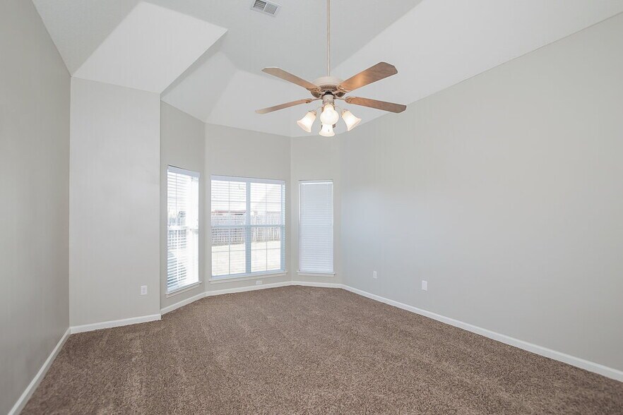 Building Photo - 5607 Antelope Cove