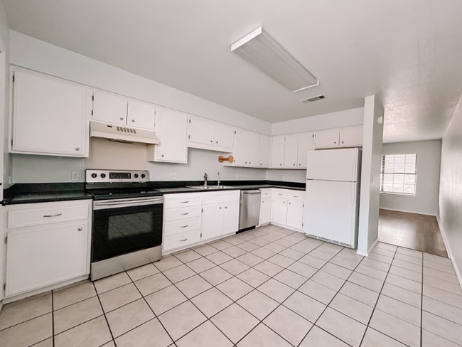 Building Photo - 4306 Gleneagles Dr