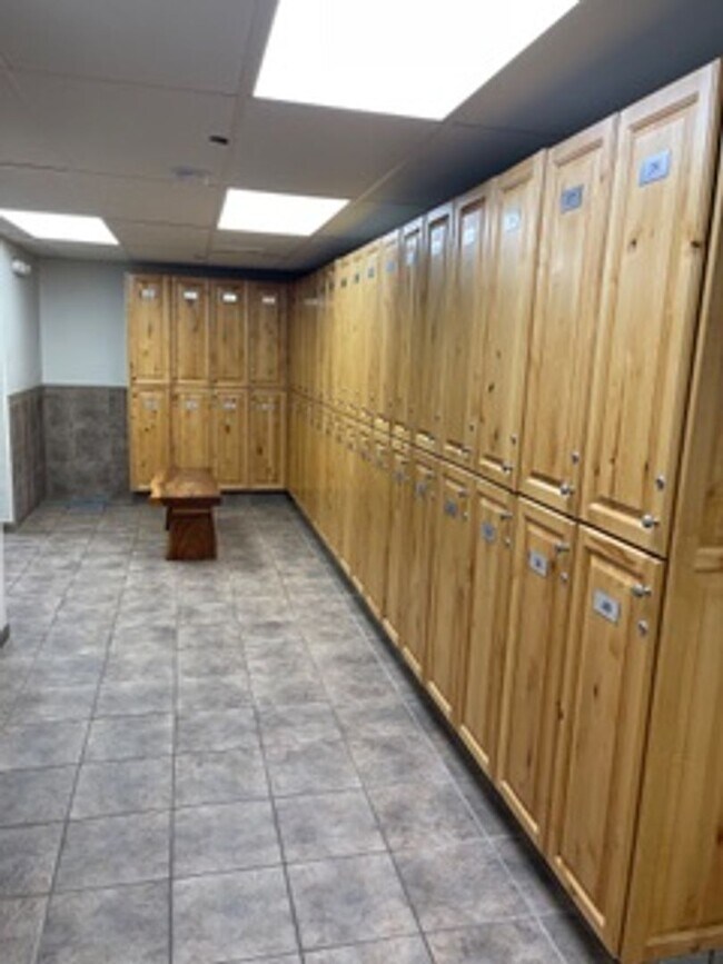Building Photo - 314 Tamarron Dr
