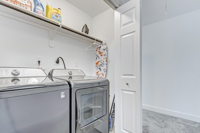 Building Photo - 14510 Sanour Dr