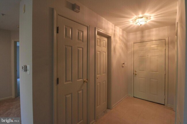 Building Photo - 12000 Amber Ridge Cir