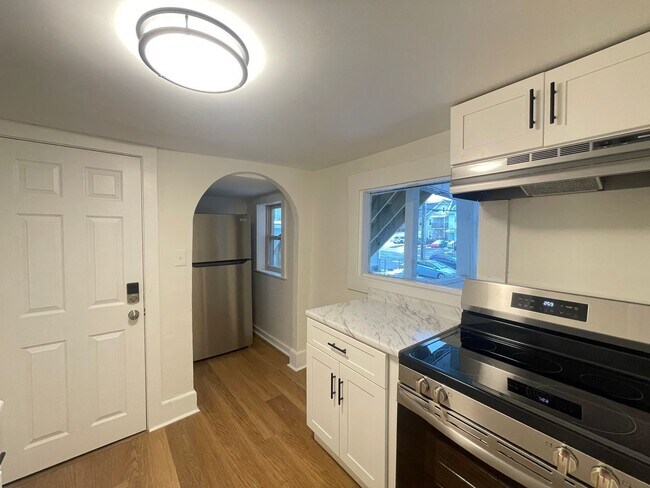 Building Photo - 33 Malvern St