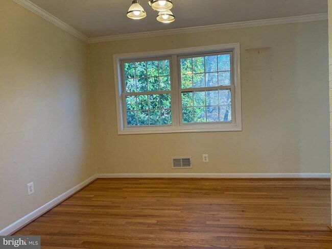 Building Photo - 5206 Easton Dr