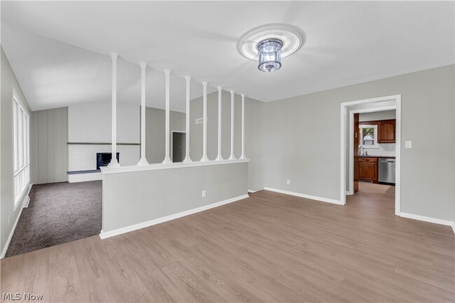 Building Photo - 1183 Romayne Dr