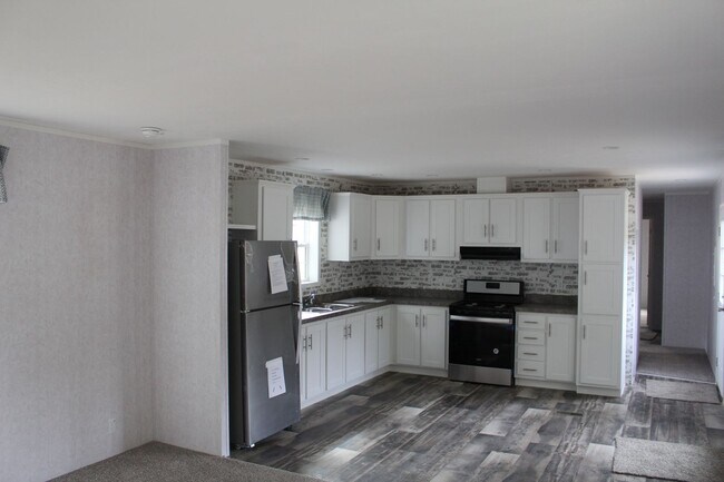 Building Photo - 2 Bedroom Mobile Home  in Shrewsbury Township