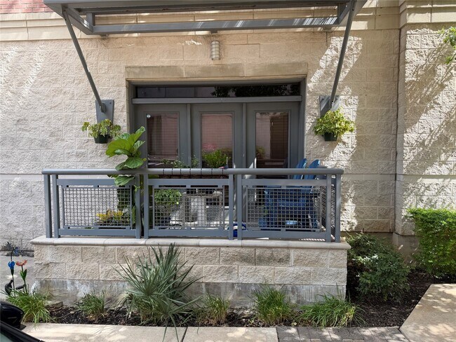 Building Photo - 1901 Post Oak Blvd