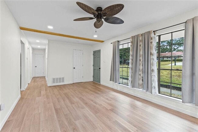 Building Photo - 5925 Couton Dr