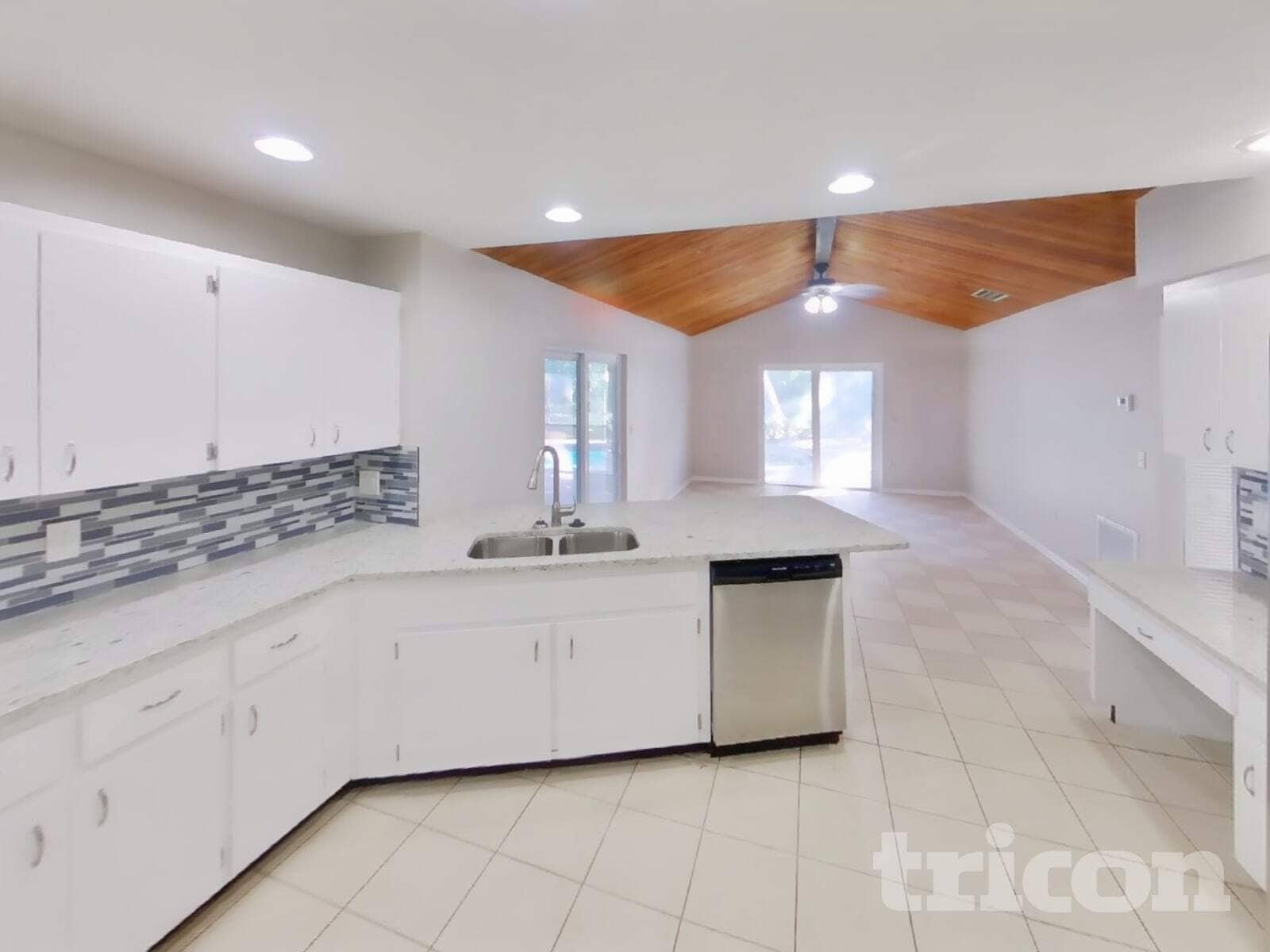 Building Photo - 4720 Palm Aire Cir