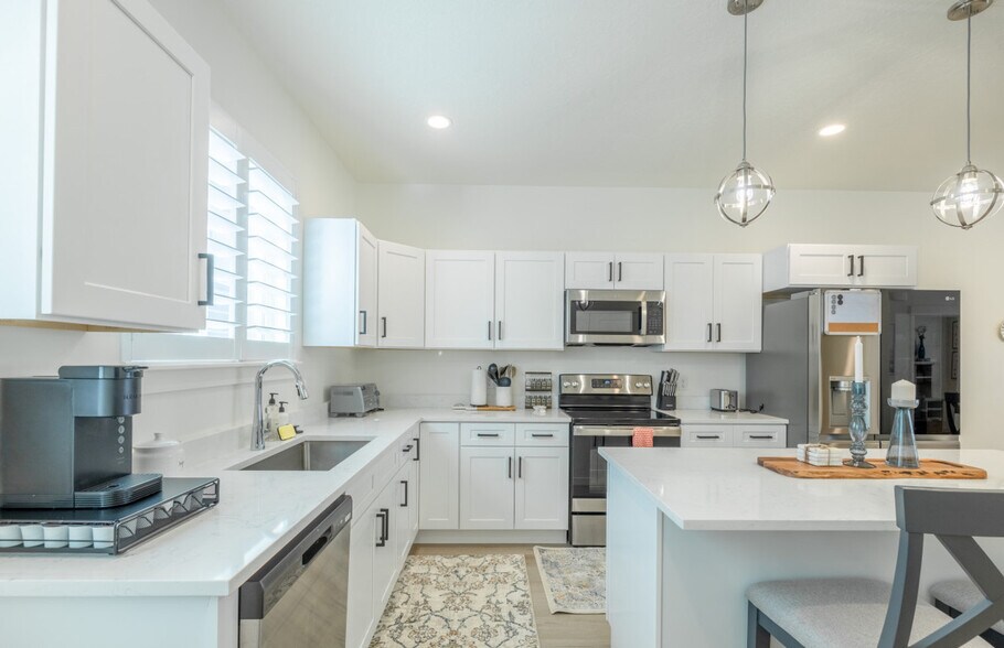 Building Photo - 408 S 680 E