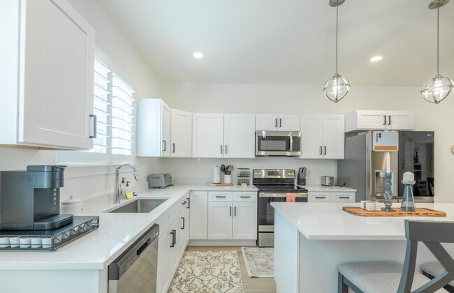Building Photo - 408 S 680 E
