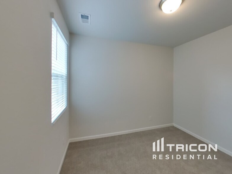 Building Photo - 520 Spangler Ln
