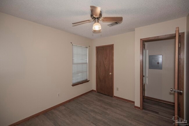 Building Photo - 496 Lownde Ave