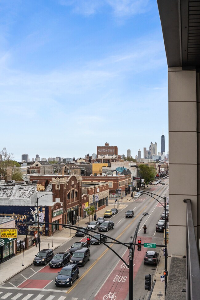 Building Photo - 1801 W Chicago Ave