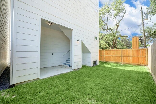 Building Photo - 5207 Burress Springs Ln