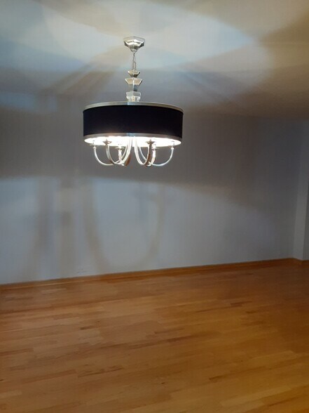 Dining Area - 4800 S Chicago Beach Dr