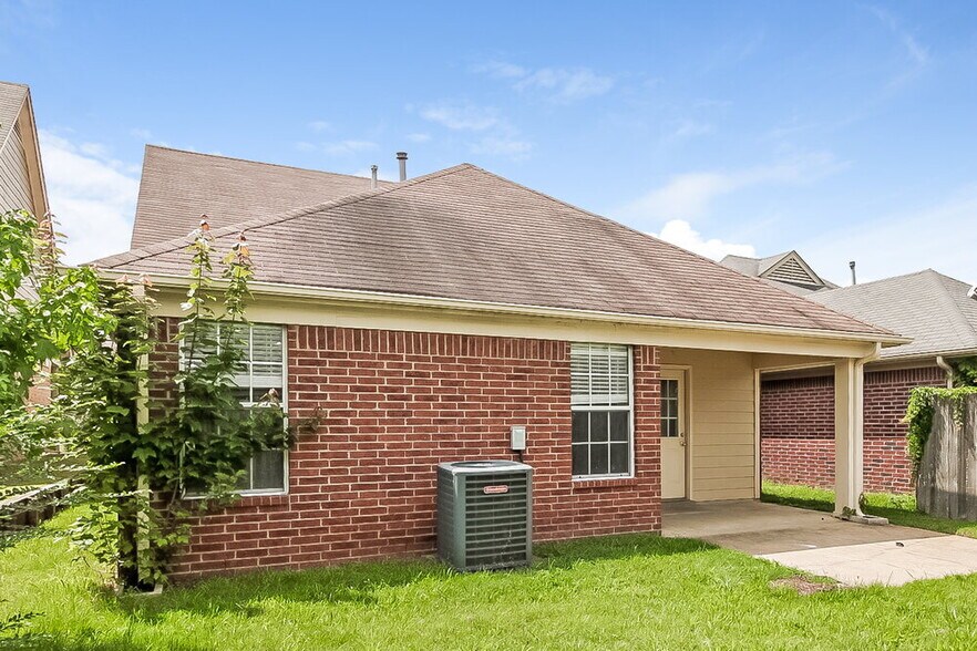 Building Photo - 2806 Maggie Woods Ln
